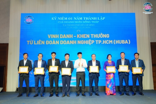 DECOFI CHÚC MỪNG TỔNG GIÁM ĐỐC NGUYỄN MINH TÂM ĐƯỢC VINH DANH NHÂN NGÀY DOANH NHÂN VIỆT NAM 13/10